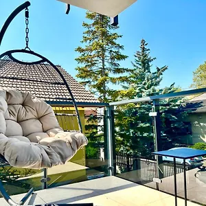 New - Free Parking - Balcony Apartment
