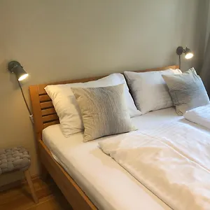Grosse 4 Zimmer Wohnung. Schonbrunn-nahe! Apartment